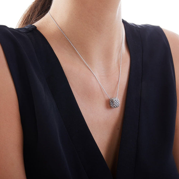 UNOAERRE Chicco Loop Pendant Necklace